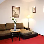 Zalias Namas