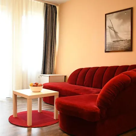 Zalias Namas Apartment